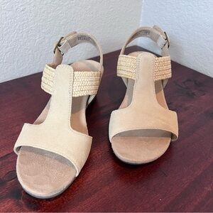 Vionic Kaytie Cream Sandals